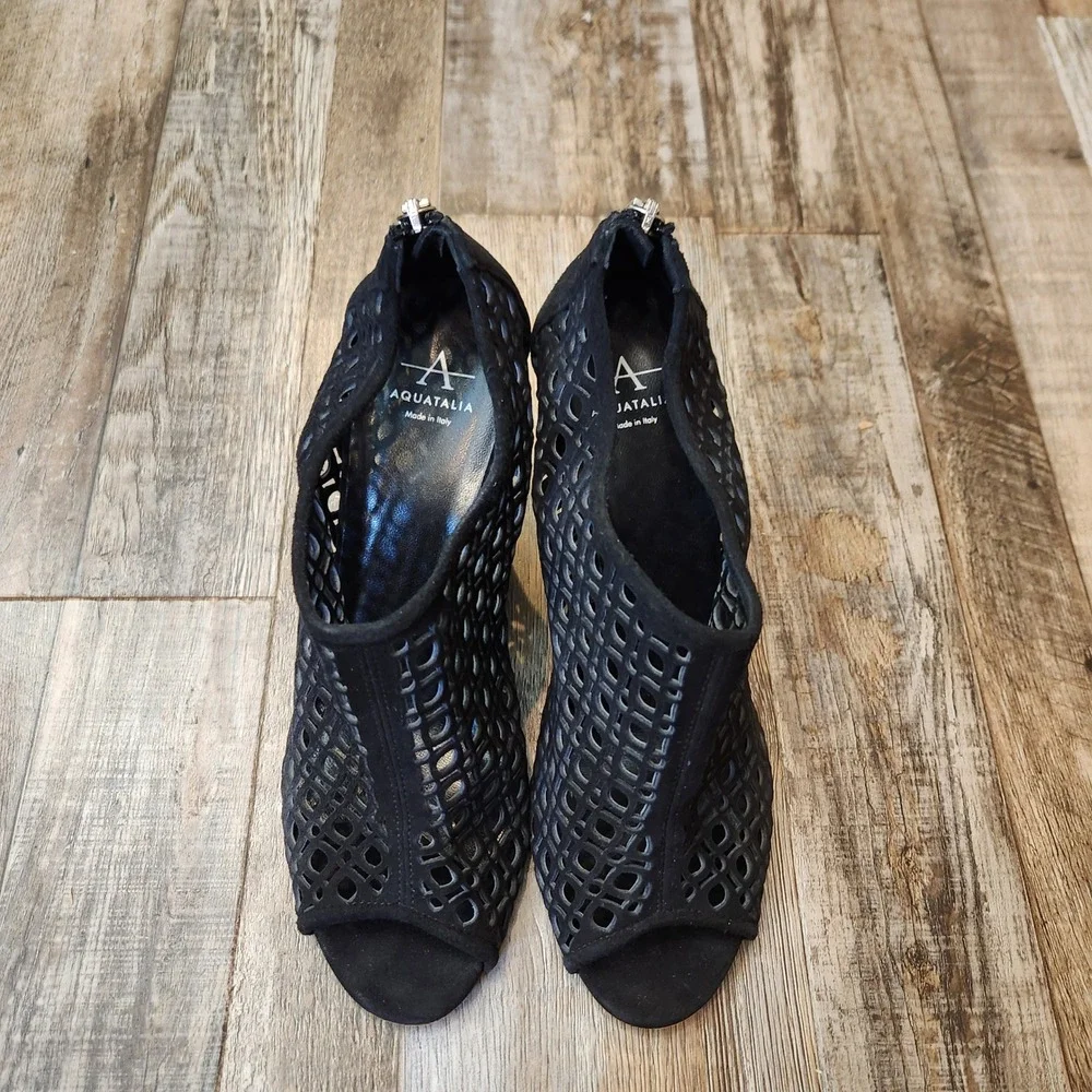 Aquatalia Black Suede Laser Cut Peep Toe Wedge Sandals Made in Italy Size 7